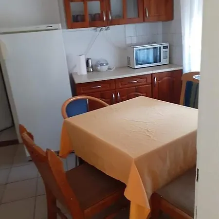 Pihenes A Malomtonal Privat Berlemeny Tapolca